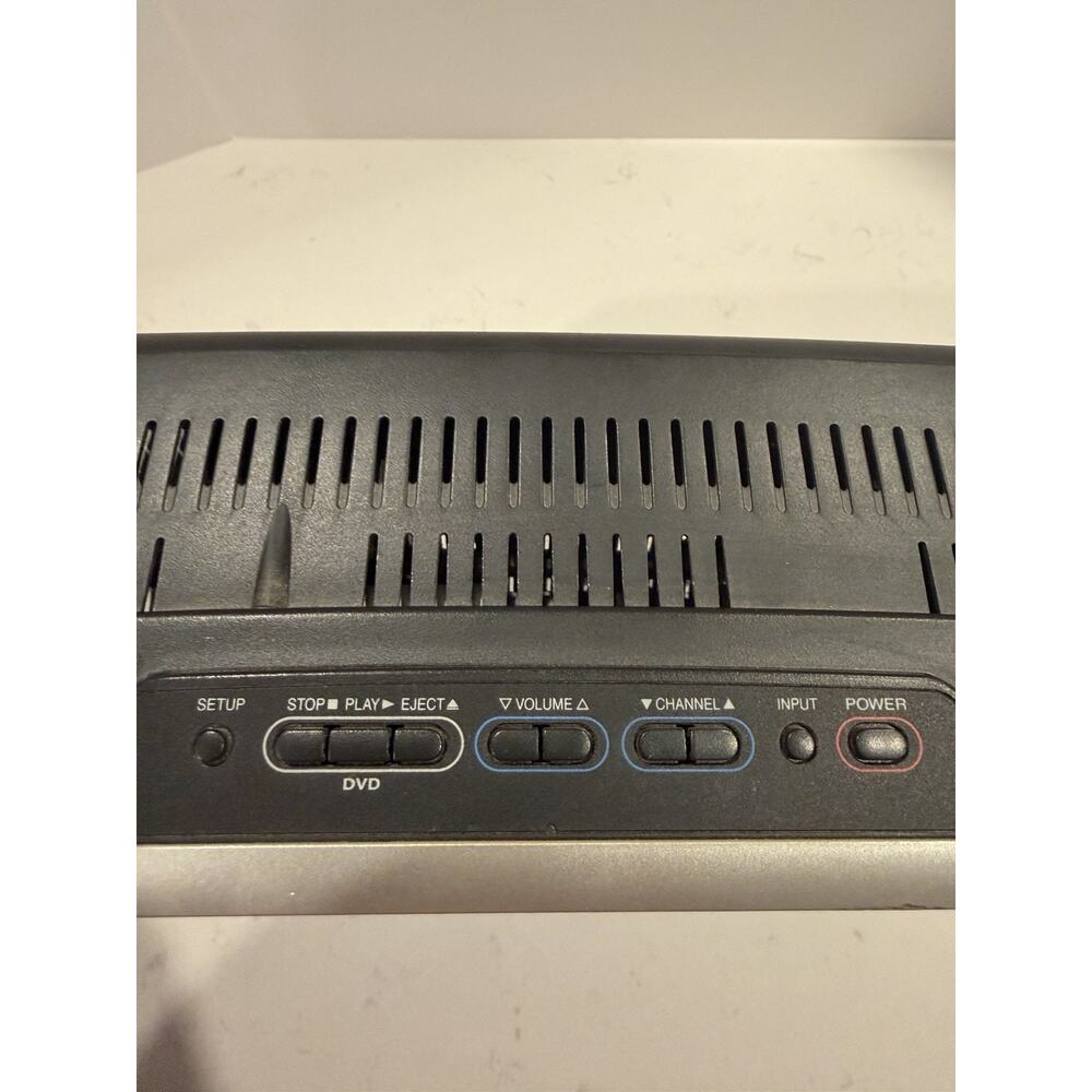 Sylvania LD155SL8 15” Digital LCD TV + DVD Combo Tested Working With Remote - Picture 8 of 10